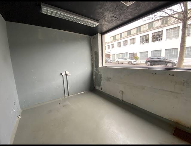 130M² RETAIL TO LET IN GARDENS